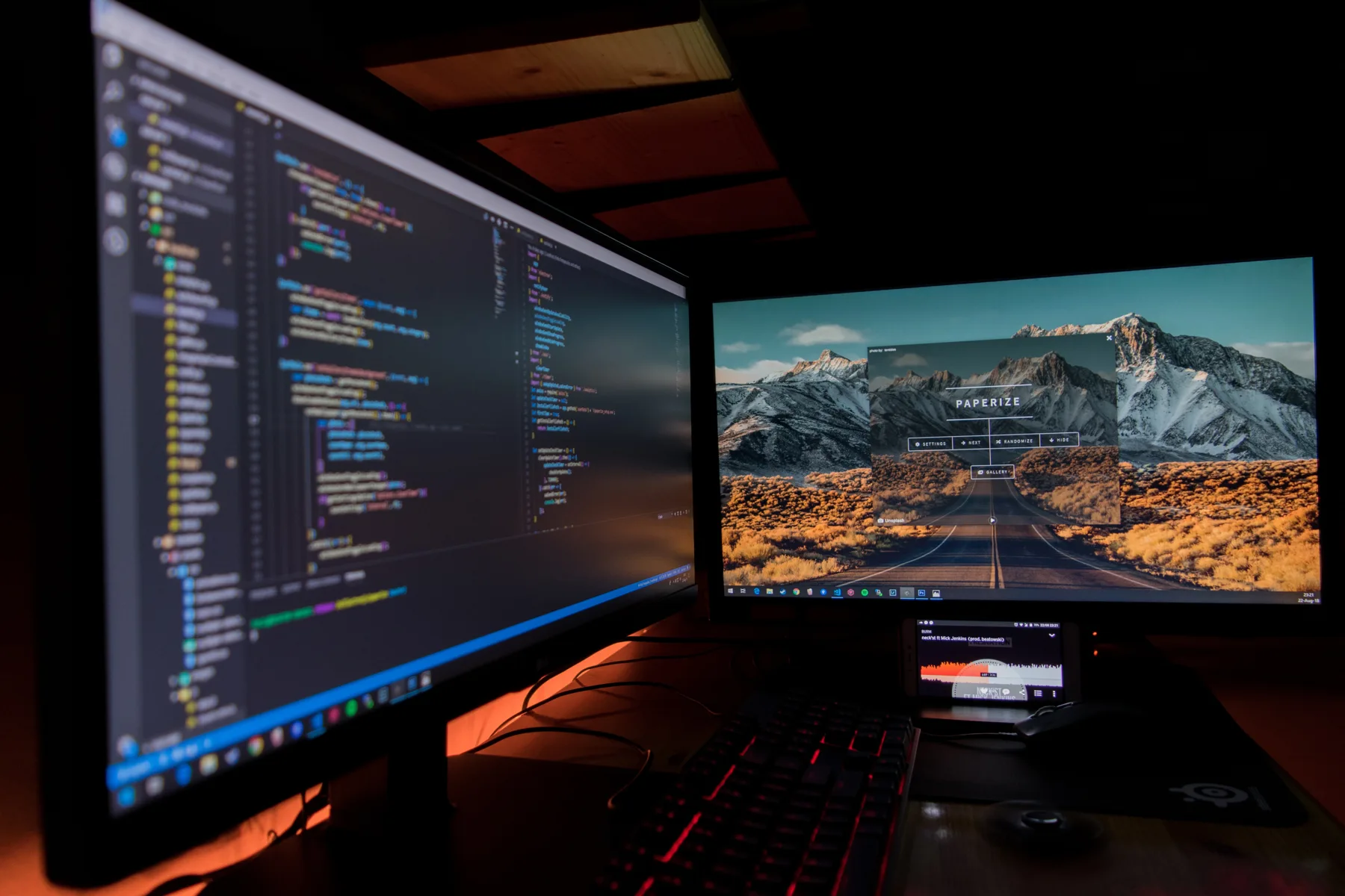 GAMING & CUSTOM PCS illustration